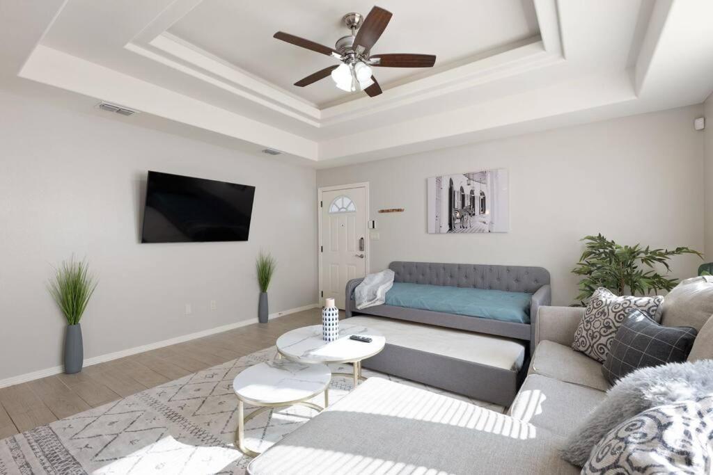 Cozy 3 Bed 2 Bath Apartment, Near Shopping Plazas, Expressway And Free Parking Edinburg Exteriör bild