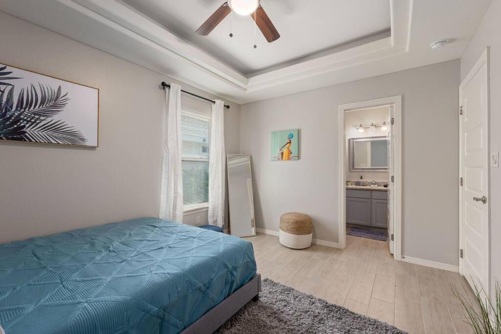 Cozy 3 Bed 2 Bath Apartment, Near Shopping Plazas, Expressway And Free Parking Edinburg Exteriör bild