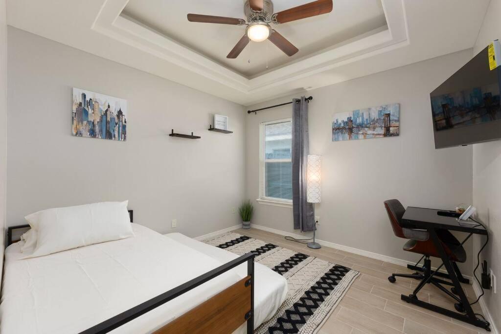 Cozy 3 Bed 2 Bath Apartment, Near Shopping Plazas, Expressway And Free Parking Edinburg Exteriör bild